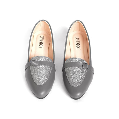 Women's Rexine fancy pumps.