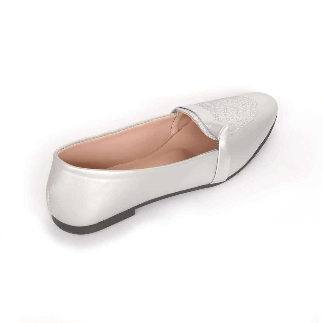 Women's Rexine fancy pumps.