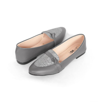 Women's Rexine fancy pumps.