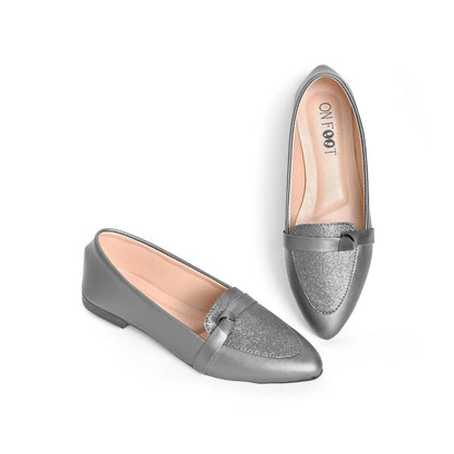 Women's Rexine fancy pumps.