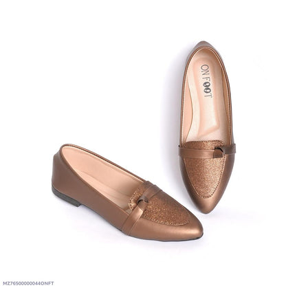 Women's Rexine fancy pumps.